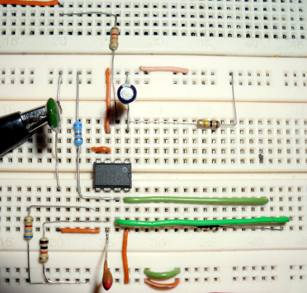 and this is HOW YOU BREADBOARD....!!
